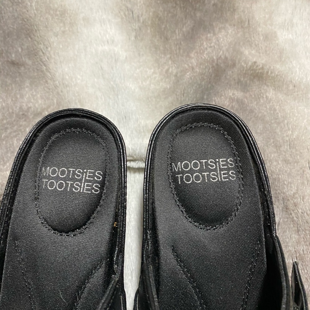 Mootsies Tootsies black slides size 6 - Picture 4 of 4